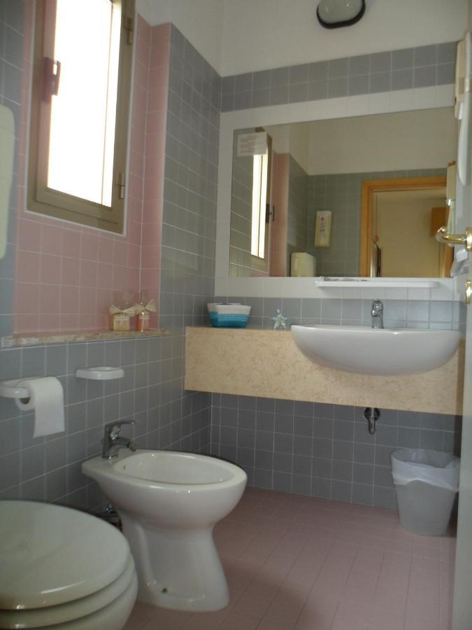 Hotel Clara Riccione Esterno foto