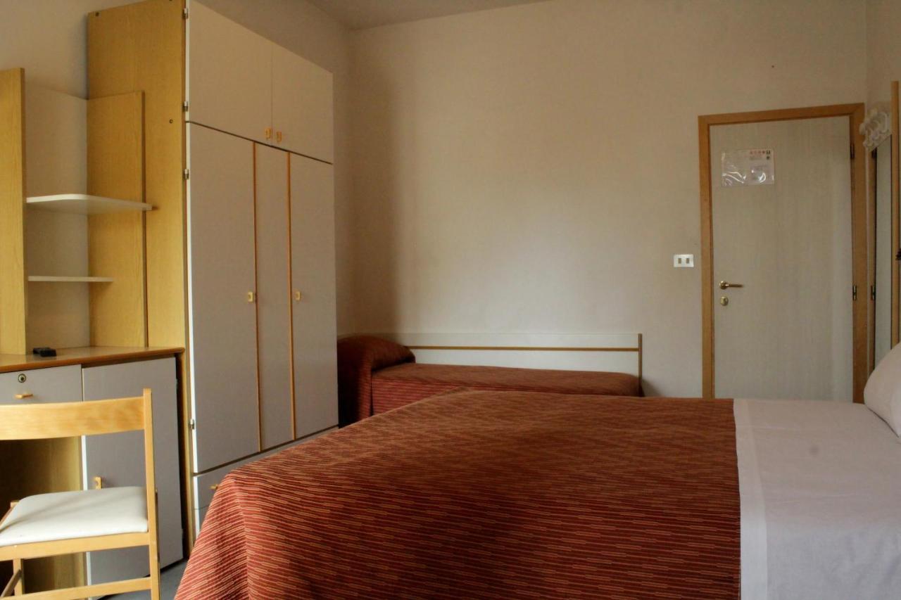 Hotel Clara Riccione Esterno foto