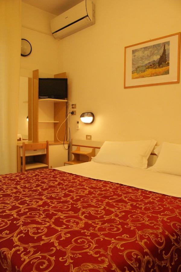 Hotel Clara Riccione Esterno foto