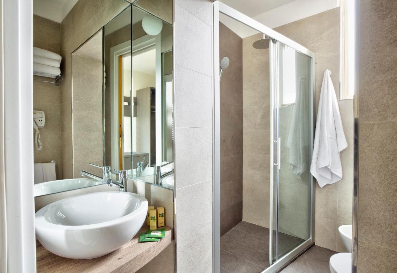 Hotel Clara Riccione Esterno foto