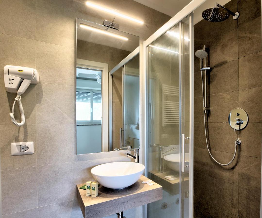 Hotel Clara Riccione Esterno foto